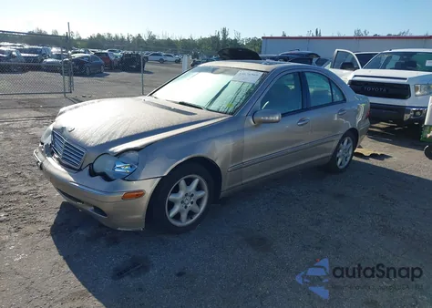 2004 Mercedes-Benz C 240 from USA, damaged, VIN WDBRF61J34A557919